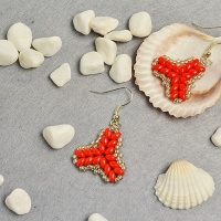 Beebeecraft Tutorial on How to DIY Red 2-Hole Seed Beads Earrings with Silver Seed Beads
